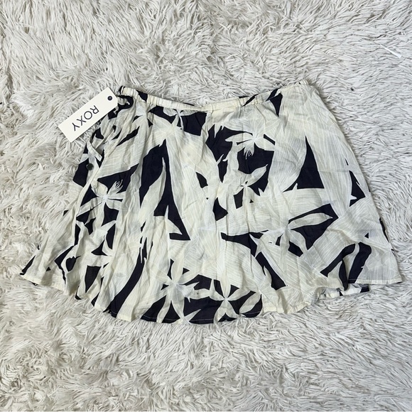 ◾️3/$25 Roxy Button Front Leaf Graphic Skirt - Picture 6 of 8